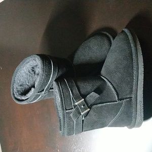 BearPaw Boots Size 4